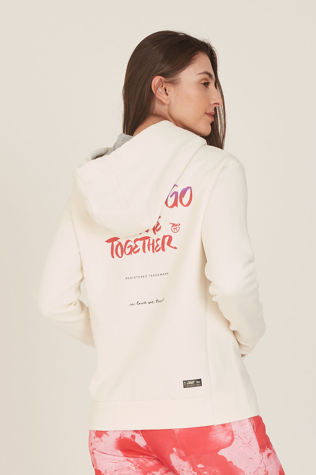 urban outfitters beige moletom com capuz