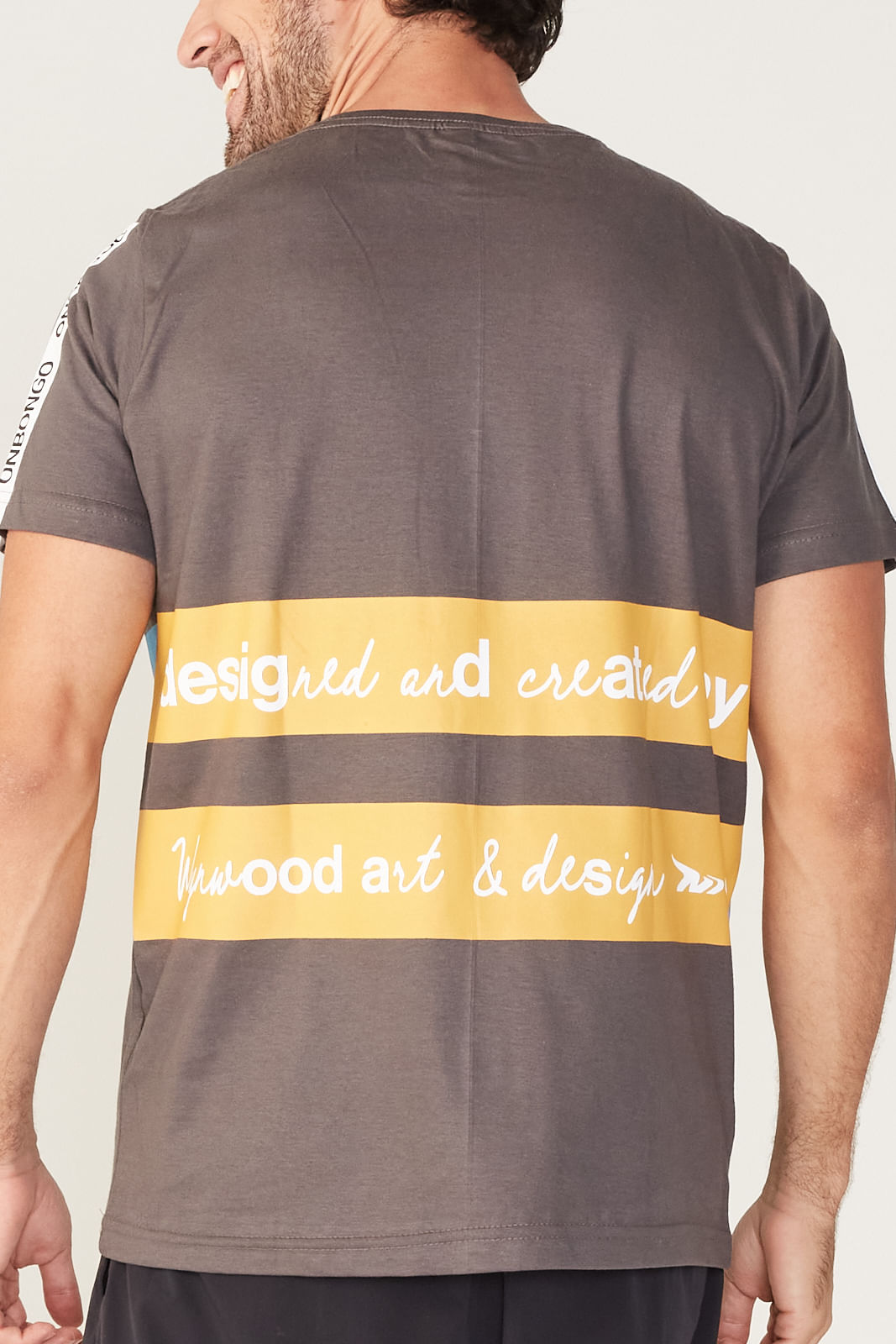 Camiseta Onbongo Estampada Cinza Carvao
