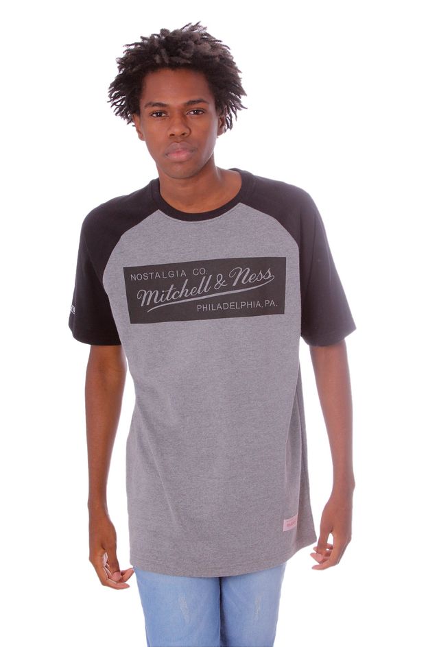 Camiseta-Mitchell---Ness-Raglan-Estampada-Branding-Cinza