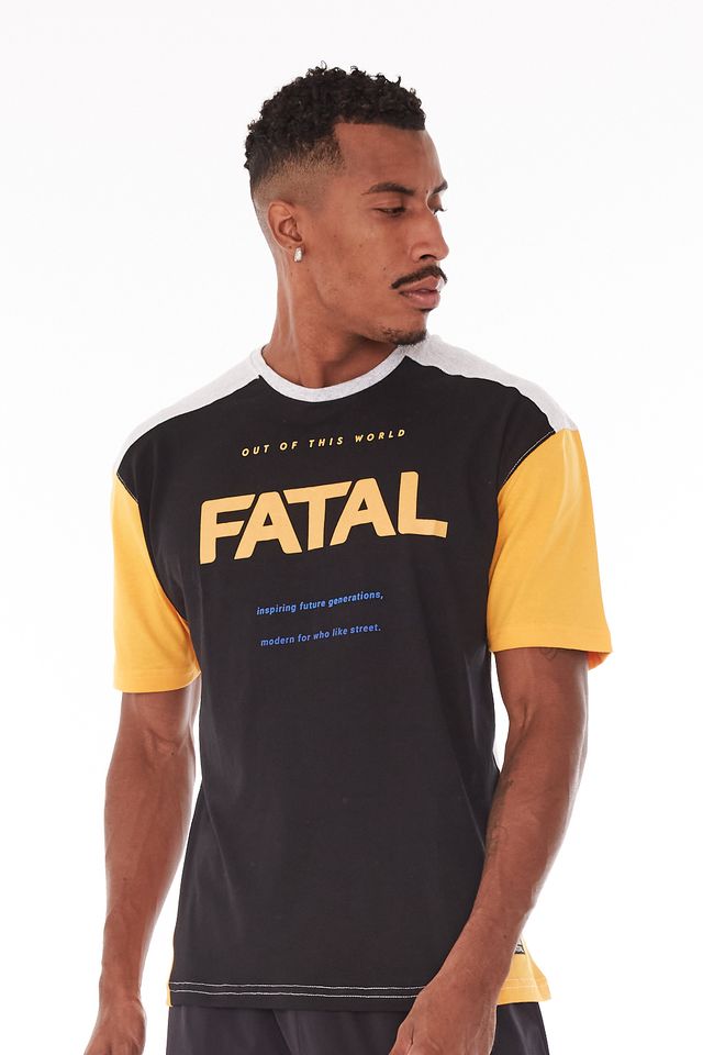 Camiseta-Fatal-Especial-Raglan-Out-Of-This-World-Preta