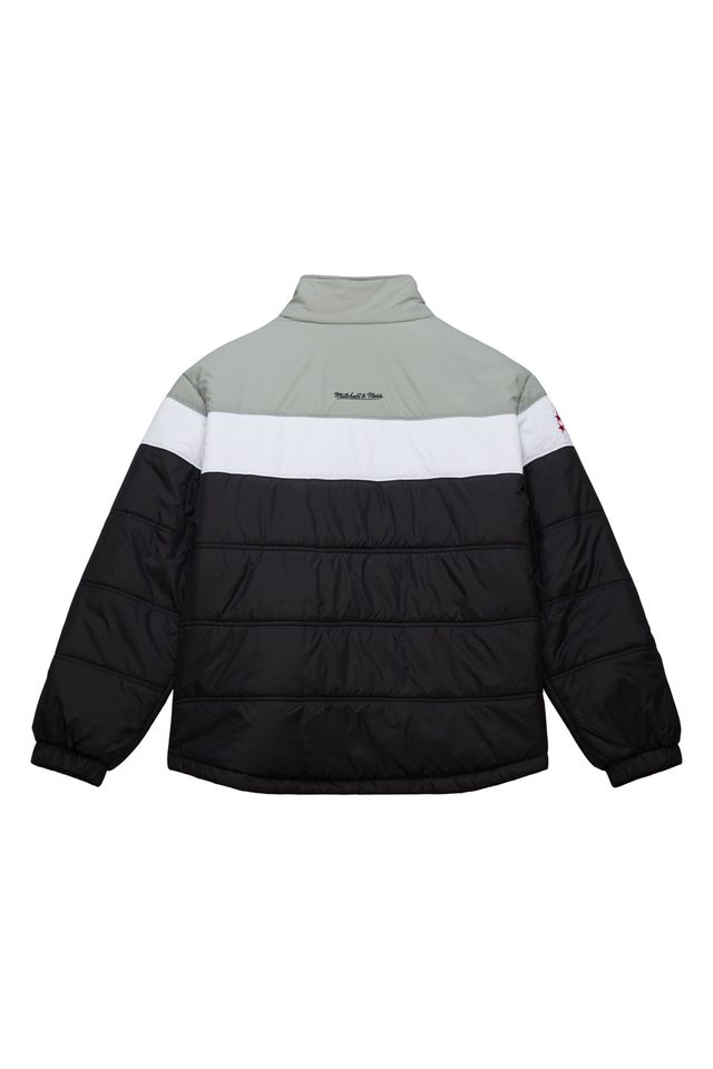 Jaqueta-Mitchell---Ness-In-The-Clutch-Puffer-Jacket-Vintage-Logo-Oakland-Raiders-Preta