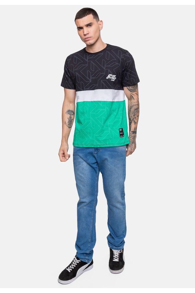 Camiseta-Onbongo-Masculina-Stay-Preta-com-Verde