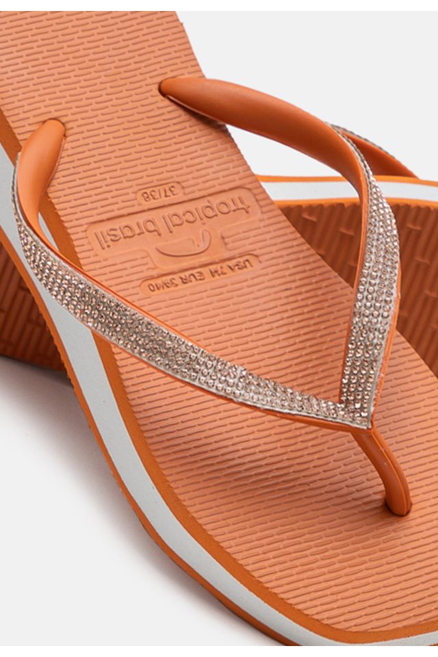 Chinelo-Tropical-Brasil-Tamanco-Anabela-Strass-Ocre-com-Branco