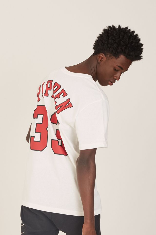 Camiseta-Mitchell---Ness-Estampada-Chicago-Bulls-Scottie-Pippen-Off-White
