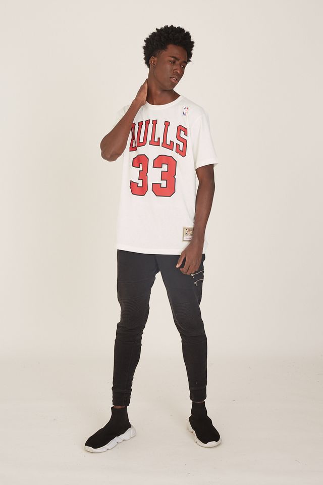 Camiseta-Mitchell---Ness-Estampada-Chicago-Bulls-Scottie-Pippen-Off-White