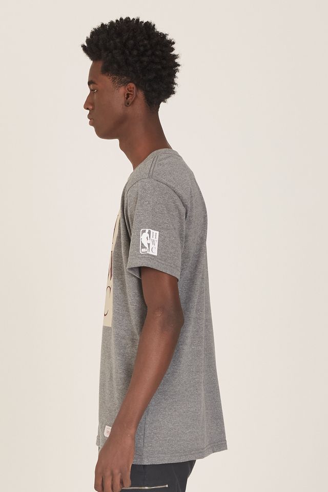 Camiseta-Mitchell---Ness-Estampada-Logman-Cinza-Mescla