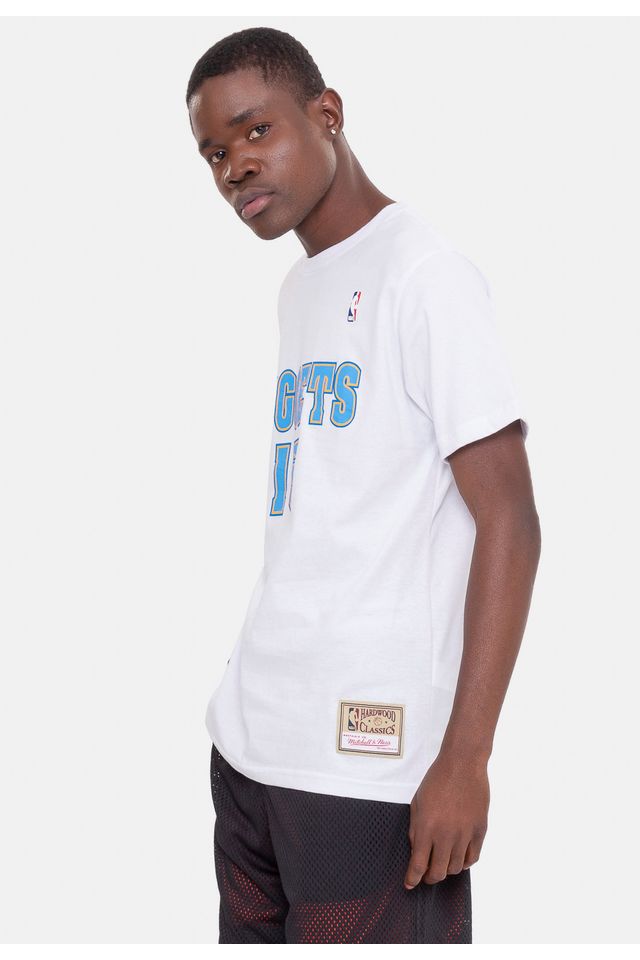 Camiseta-Mitchell---Ness-Name-And-Number-Carmelo-Anthony-Denver-Nuggets-Branca Camiseta-Mitchell---Ness-Name-And-Number-Carmelo-Anthony-Denver-Nuggets-Branca