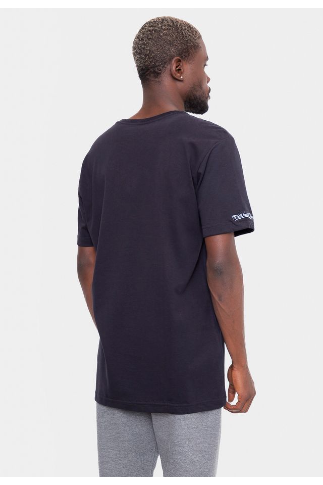 Camiseta-Mitchell---Ness-Branded-Script-Preta Camiseta-Mitchell---Ness-Branded-Script-Preta