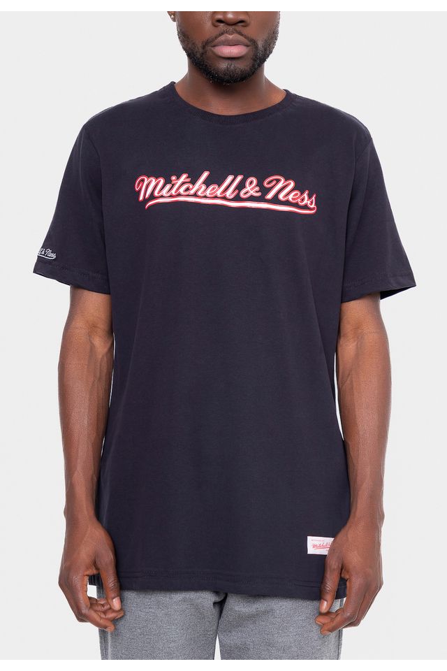Camiseta-Mitchell---Ness-Branded-Script-Preta Camiseta-Mitchell---Ness-Branded-Script-Preta