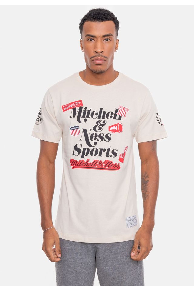 Camiseta-Mitchell---Ness-Branded-Patches-Bege Camiseta-Mitchell---Ness-Branded-Patches-Bege