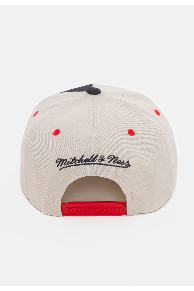 Bone-Mitchell---Ness-Aba-Reta-Chicago-Bulls-Off-White