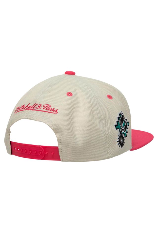 Bone-Mitchell---Ness-Aba-Reta-Off-White