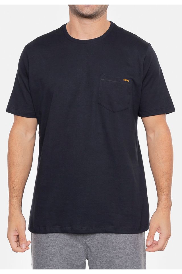 Camiseta-Fatal-Masculina-com-Bolso-Preta