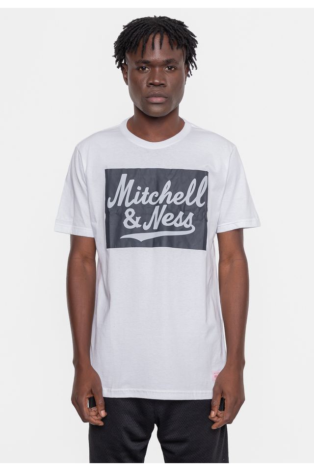 Camiseta-Mitchell---Ness-Masculina-Estampada-Off-White Camiseta-Mitchell---Ness-Masculina-Estampada-Off-White