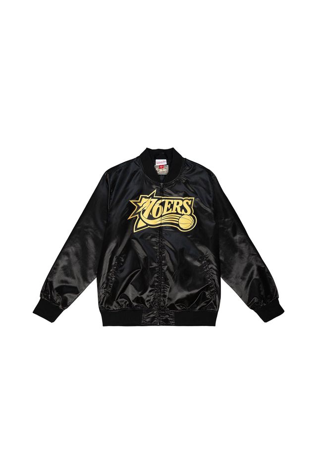Jaqueta-Mitchell---Ness-Jersey-Big-Face-4-0-Satin-Philadelphia-76ers-Preta Jaqueta-Mitchell---Ness-Jersey-Big-Face-4-0-Satin-Philadelphia-76ers-Preta