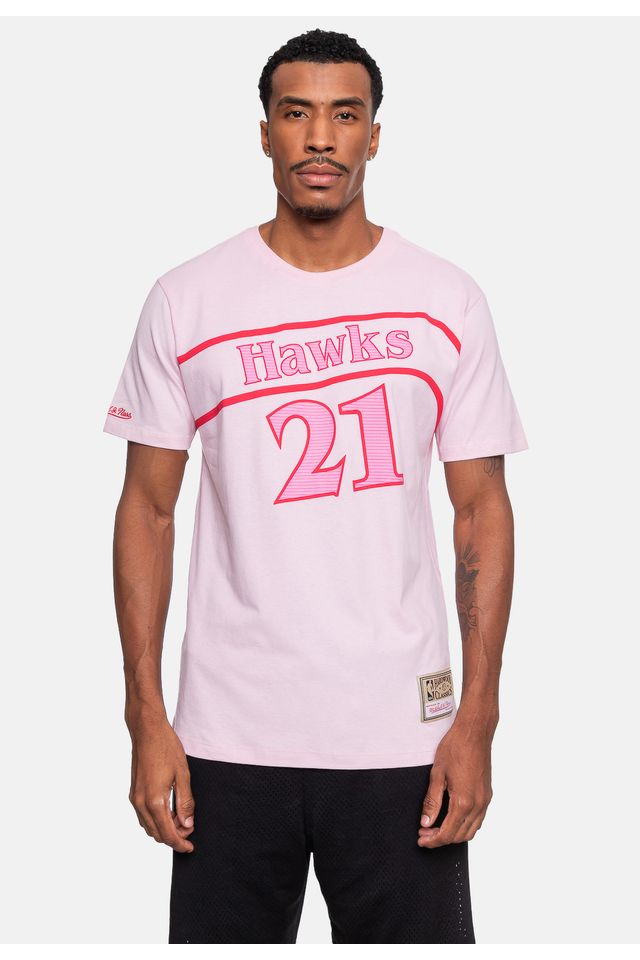Camiseta-Mitchell---Ness-Atlanta-Hawks-Dominique-Wilkins-Rosa-Ballet Camiseta-Mitchell---Ness-Atlanta-Hawks-Dominique-Wilkins-Rosa-Ballet