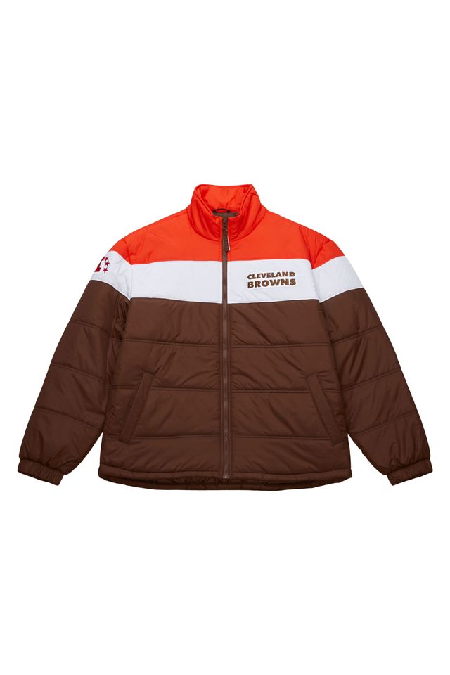 Jaqueta-Mitchell---Ness-In-The-Clutch-Puffer-Jacket-Vintage-Logo-Cleveland-Browns-Marrom Jaqueta-Mitchell---Ness-In-The-Clutch-Puffer-Jacket-Vintage-Logo-Cleveland-Browns-Marrom