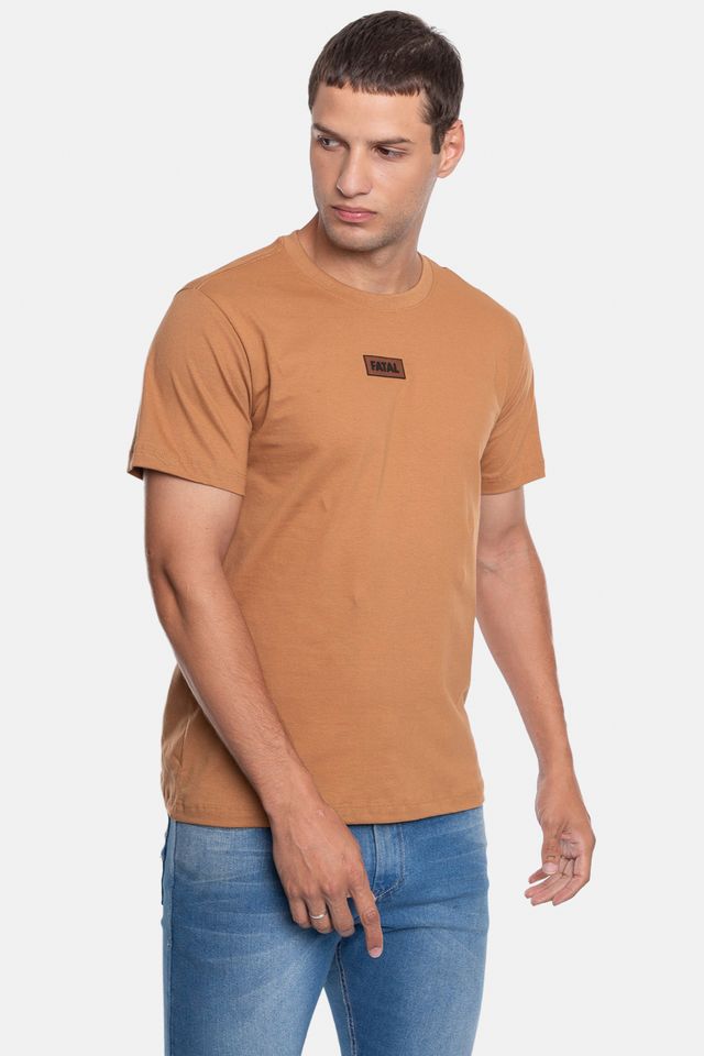 Camiseta-Fatal-Estampada-Marrom