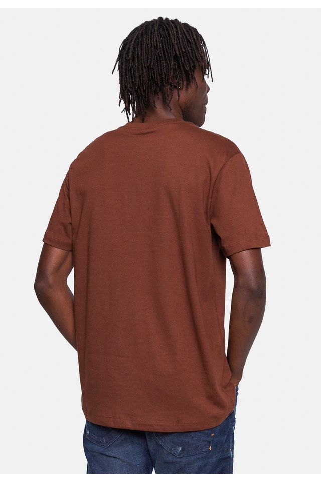 Camiseta-Fatal-Estampada-Marrom