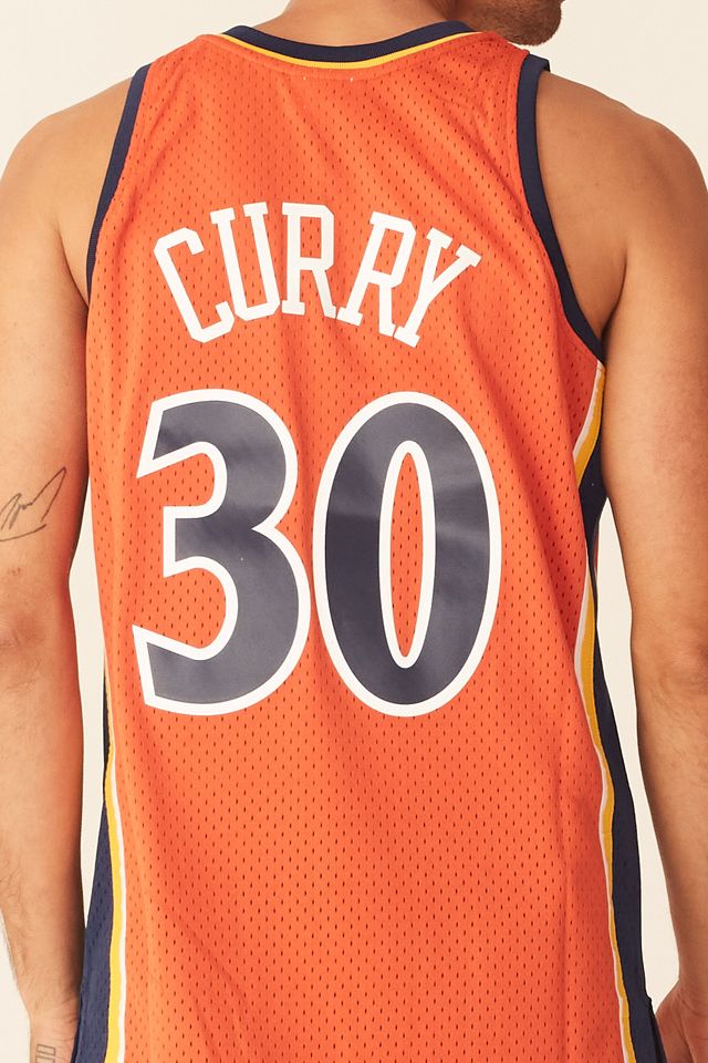 Regata-Mitchell---Ness-Alternate-Swingman-Jersey-Golden-State-Warrior-2009-10-Stephen-Curry-Laranja