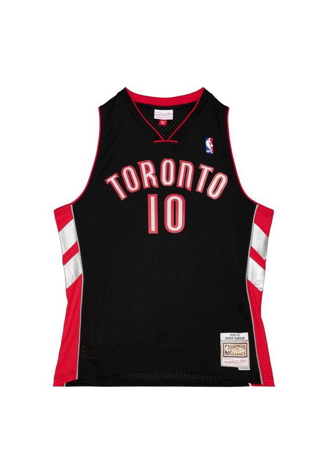 Regata-Mitchell---Ness-Swingman-Jersey-Toronto-Raptors-2012-13-Demar-Derozan-Preta Regata-Mitchell---Ness-Swingman-Jersey-Toronto-Raptors-2012-13-Demar-Derozan-Preta