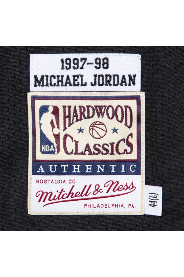 Regata-Mitchell---Ness-Altarnate-Authentic-Jersey-Chicago-Bulls-1997-98-Michael-Jordan-Preta