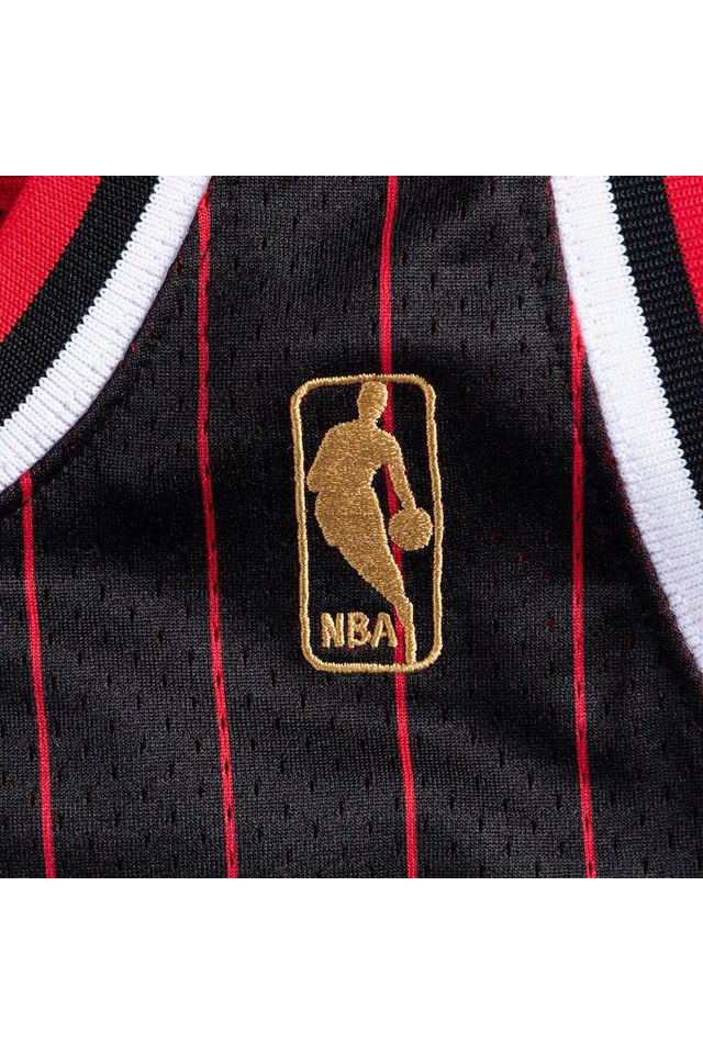 Regata-Mitchell---Ness-Authentic-Jersey-Chicago-Bulls-Alternate-1996-97-Michael-Jordan-Preta