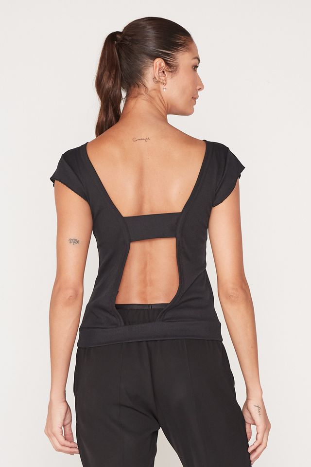 Camiseta Onbongo Feminina Costas Vazadas Estampada Preta - P