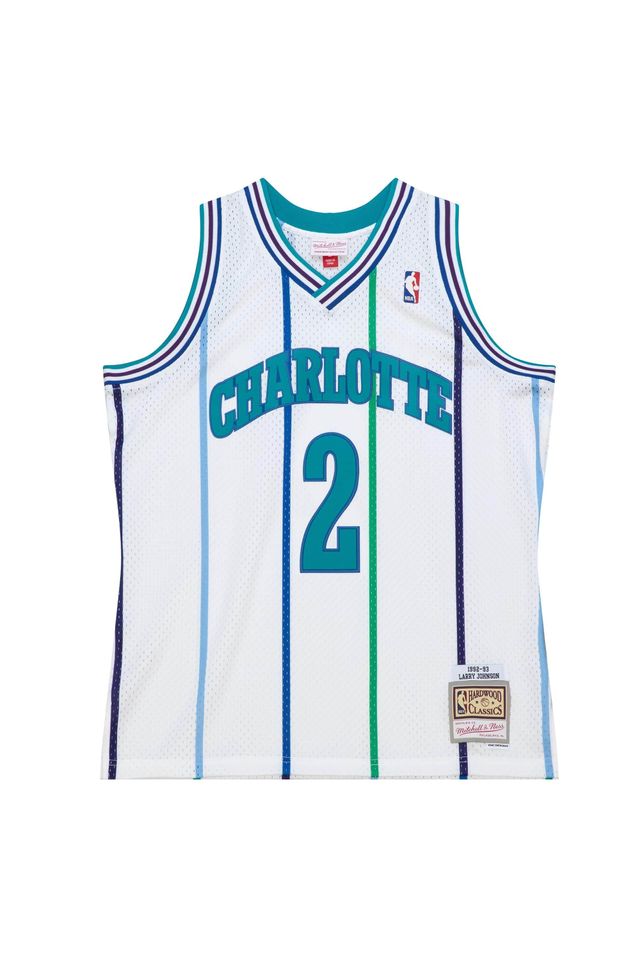 Regata Mitchell & Ness Swingman Jersey Charlotte Hornets 1992-93 Larry Johnson Branca - P Regata Mitchell & Ness Swingman Jersey Charlotte Hornets 1992-93 Larry Johnson Branca - P