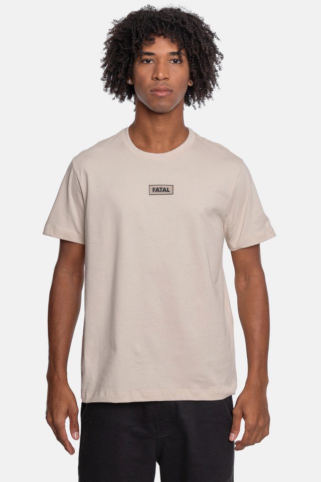 Camiseta Fatal Estampada Areia - P