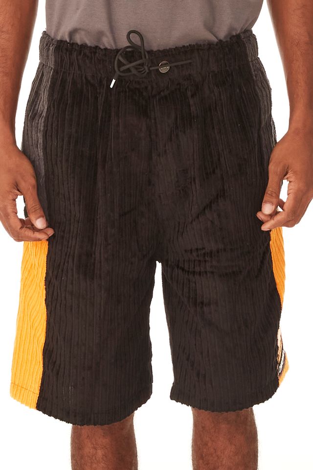 Bermuda Onbongo Veludo Preta - P Bermuda Onbongo Veludo Preta - P