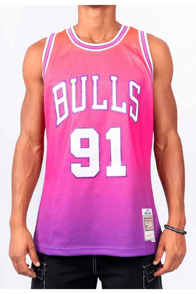 Regata Mitchell & Ness NBA Swingman Jersey Classic Hardwood Festival Ombre Chicago Bulls Dennis Rodman 1997-98 Branca - S