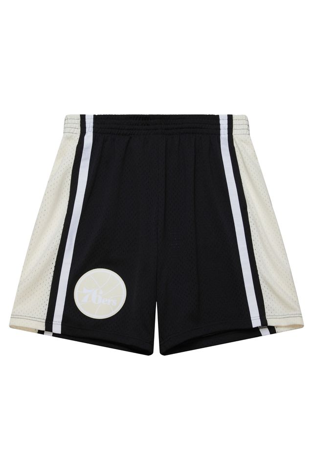 Shorts Mitchell & Ness Swingman Philadelphia 76ers Off White e Preto - P Shorts Mitchell & Ness Swingman Philadelphia 76ers Off White e Preto - P