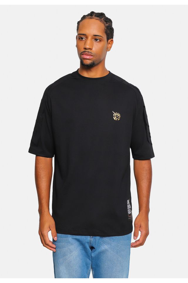 Camiseta Onbongo Estampada Oversized Preta - M